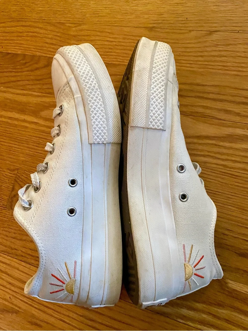 Womens Converse Lift Sunshine Shoes 8.5 Sun and Rainbow Accents